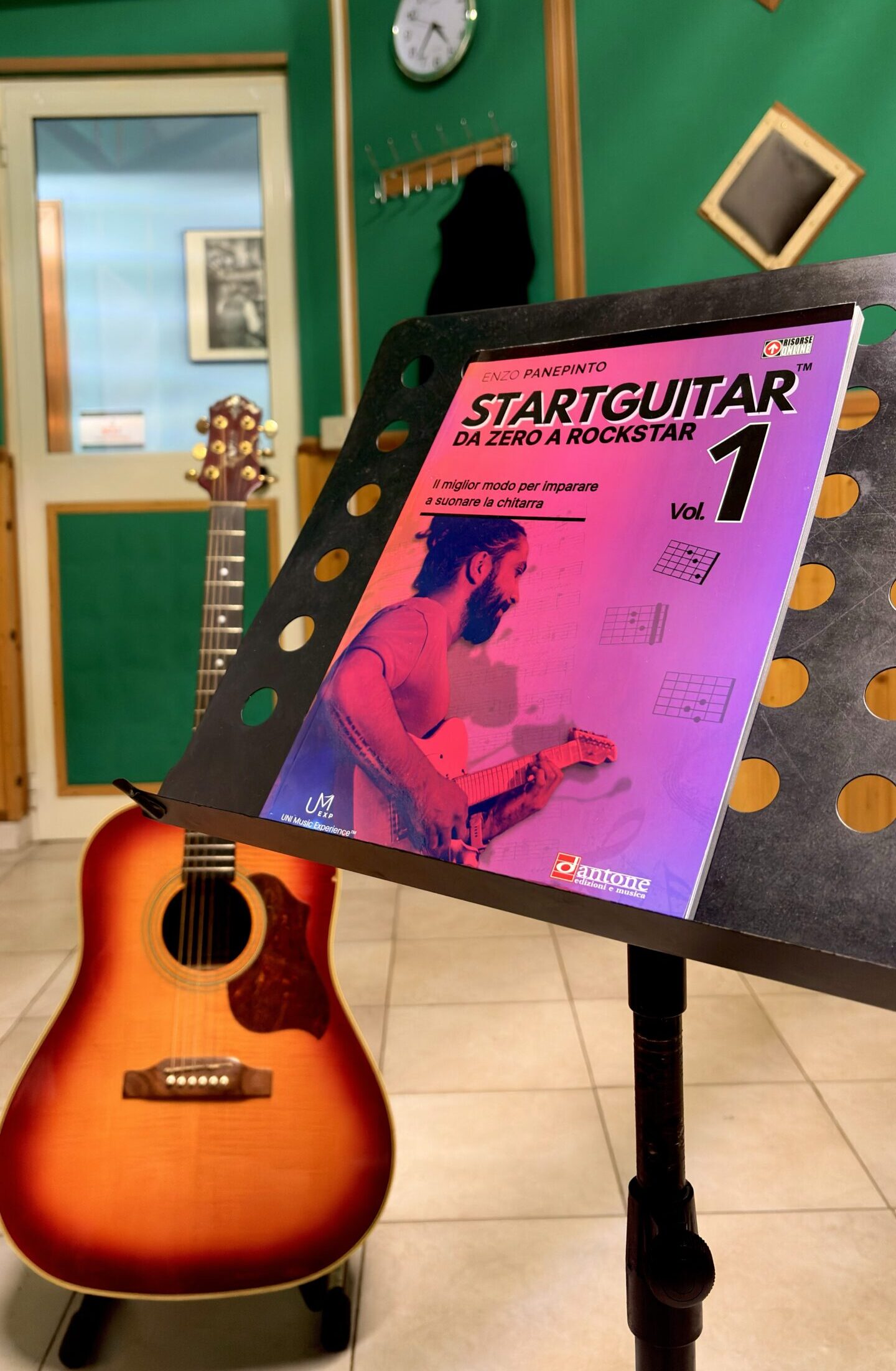 Per suonare la chitarra più di 200 file audio e più di 57 video